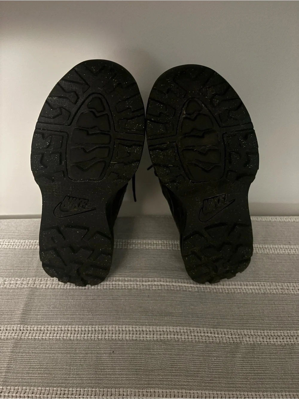 Nike Kids Black Leather High-Top Lace-Up Boots
